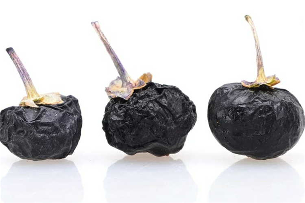 長期吃黑枸杞的好處與壞處