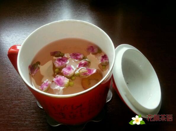 常喝玫瑰花茶消除口臭美容養(yǎng)顏