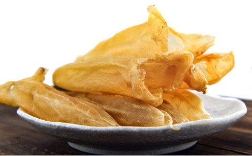 女孩子吃魚膠需要注意什么，吃魚膠會不會發(fā)胖或者上火