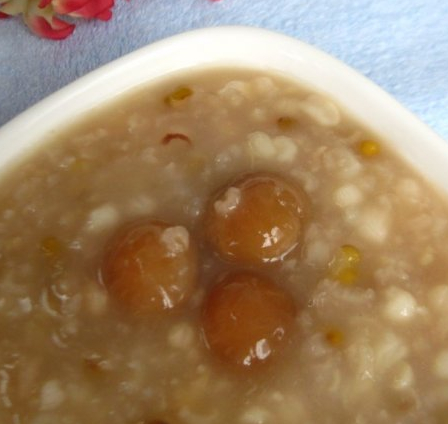 蓮子綠豆粥的營養做法,夏季的消暑粥
