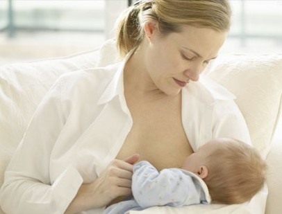 母乳喂養6大技巧,要托好乳房