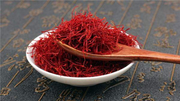 藏紅花可以和冬蟲夏草或蟲草一起泡水喝嗎